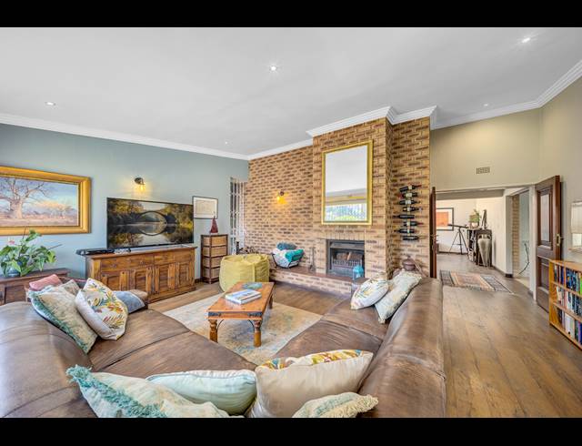 4 BEDROOM FREEHOLD FOR SALE IN RUIMSIG